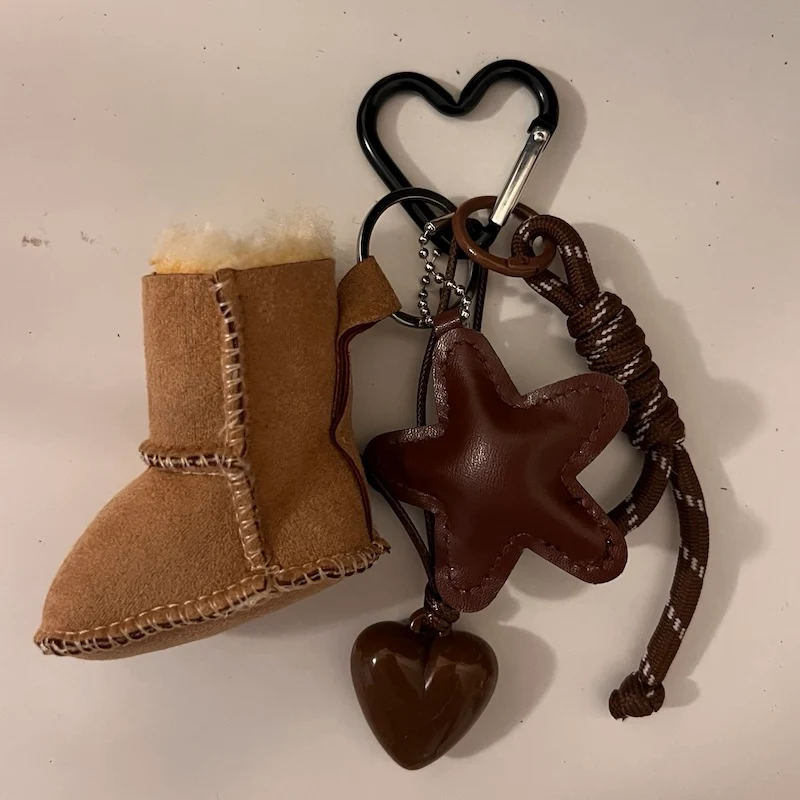 Taschen Anhänger Fell Stiefel