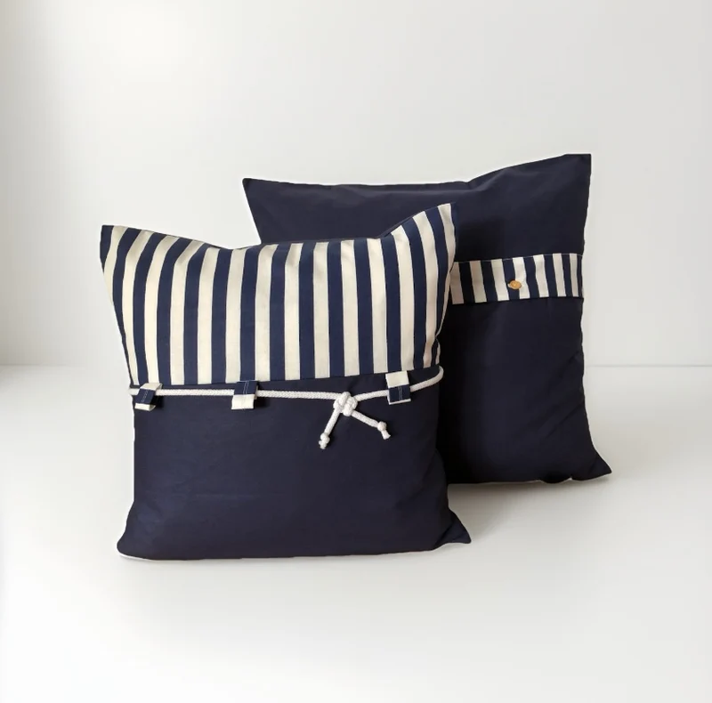Maritime Kissenhülle, Landhausstil Dekokissen Seemannsknoten blau/weiß gestreift