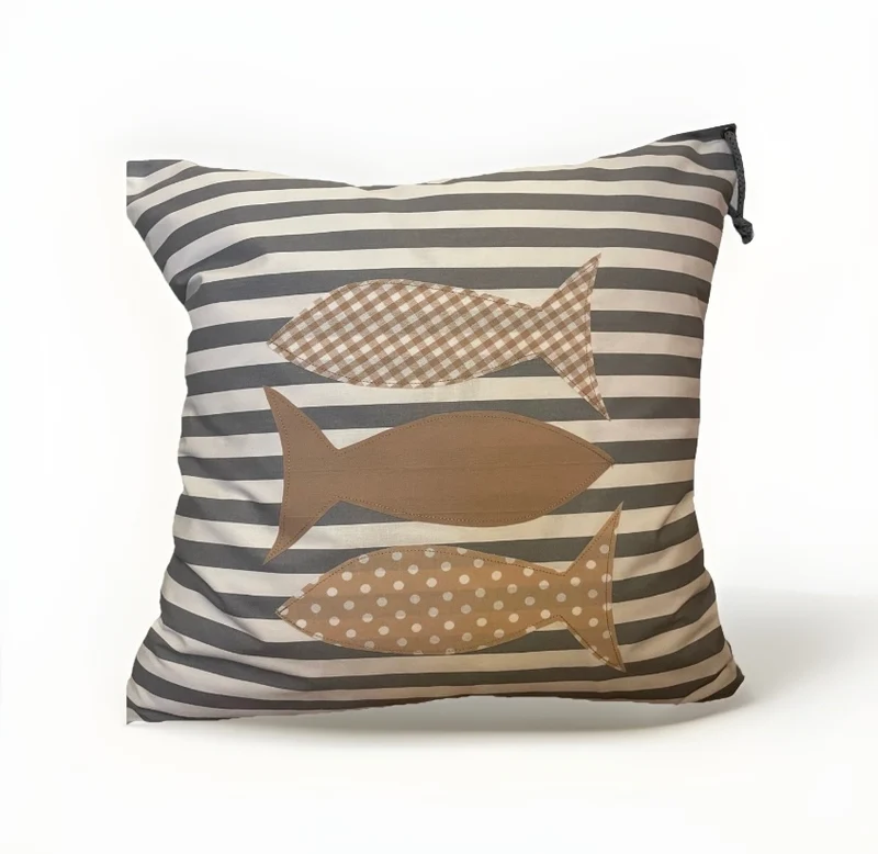 Maritime Kissenhülle, Landhausstil Kissenbezug *Fische* grau/weiß gestreift
