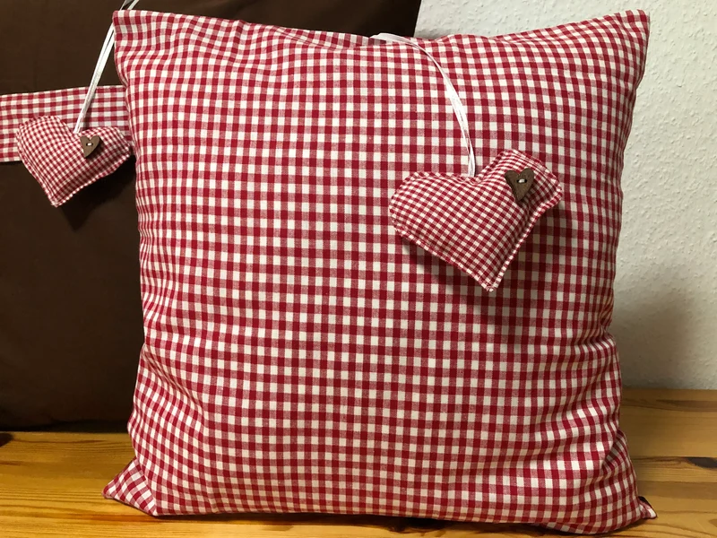 Landhausstil Kissenhülle * Kissenbezug * rot/weiß/braun kariertes Dekokissen mit Herzanhänger