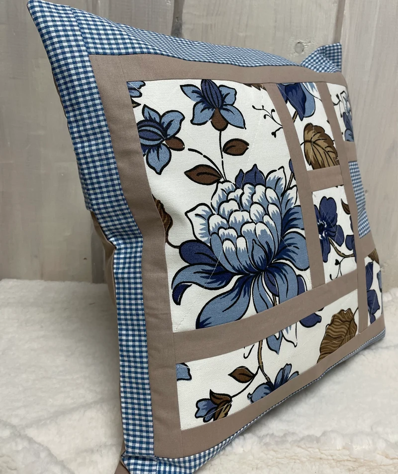 Patchwork Kissenhülle, Landhausstil Kissenbezug, blau / beige 40x40cm.