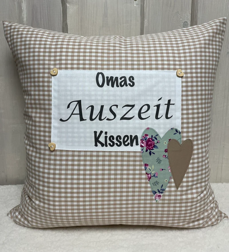 Landhausstil Kissenhülle * Kissenbezug * beige/weiß kariertes Dekokissen „Omas Auszeit Kissen“