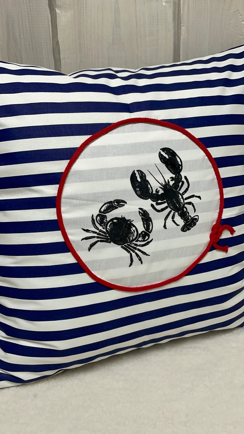 Maritime Kissenhülle, Landhausstil Dekokissen * Krebse * blau/weiß gestreift