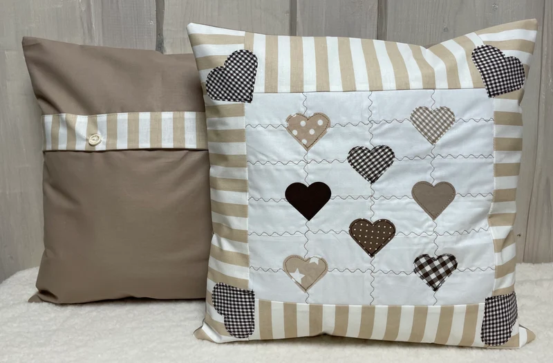 Patchwork Kissenhülle, Landhausstil Kissenbezug, beige /weiß 40x40cm.
