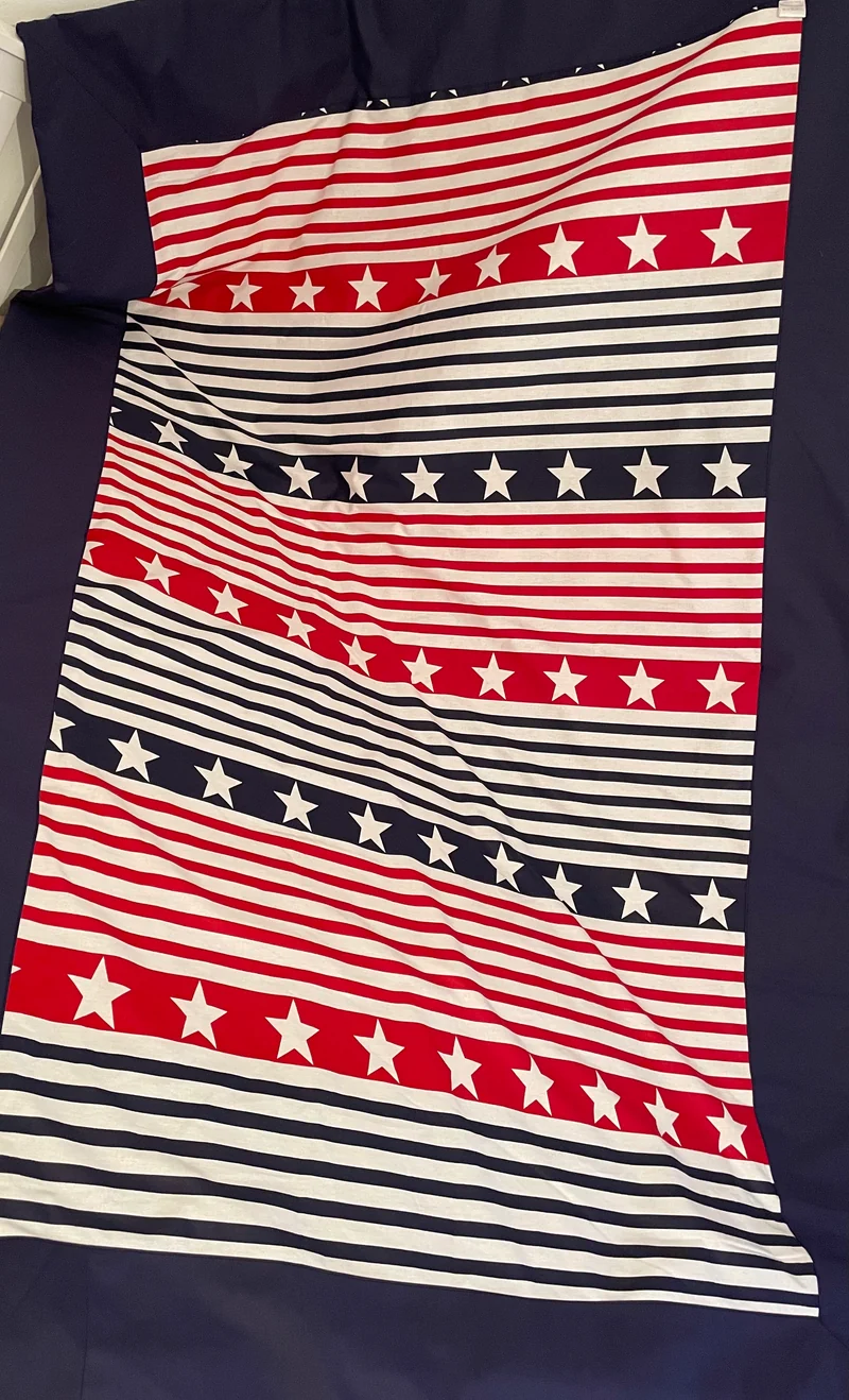Patchwork Decke, Tagesdecke, Kinderdecke, Bettüberwurf *USA* 130cm x 200cm blau/rot gestreift