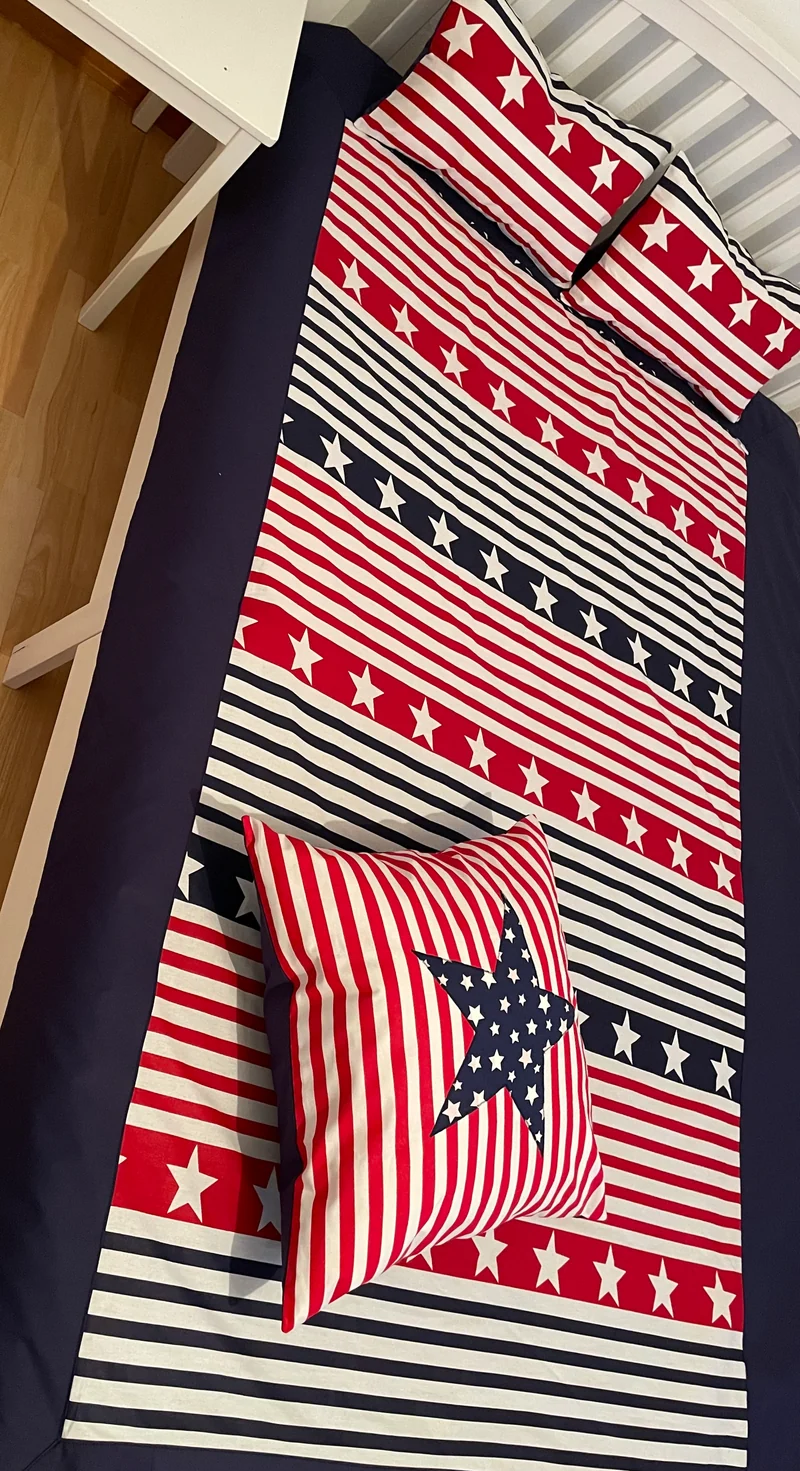 Patchwork Decke, Tagesdecke, Kinderdecke, Bettüberwurf *USA* 130cm x 200cm blau/rot gestreift