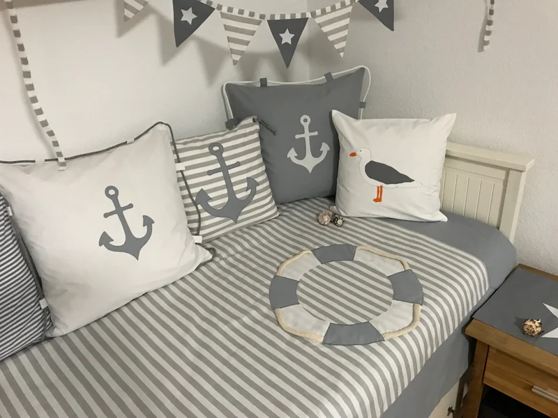 Maritime Patchwork Decke, Tagesdecke, Kinderdecke, Bettüberwurf 130cm x 200cm grau/weiß
