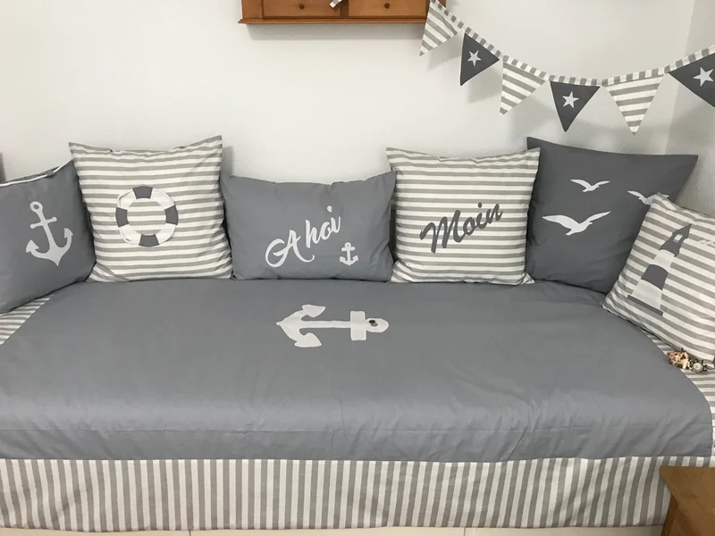 Maritime Patchwork Decke, Tagesdecke, Kinderdecke, Bettüberwurf 130cm x 200cm grau/weiß