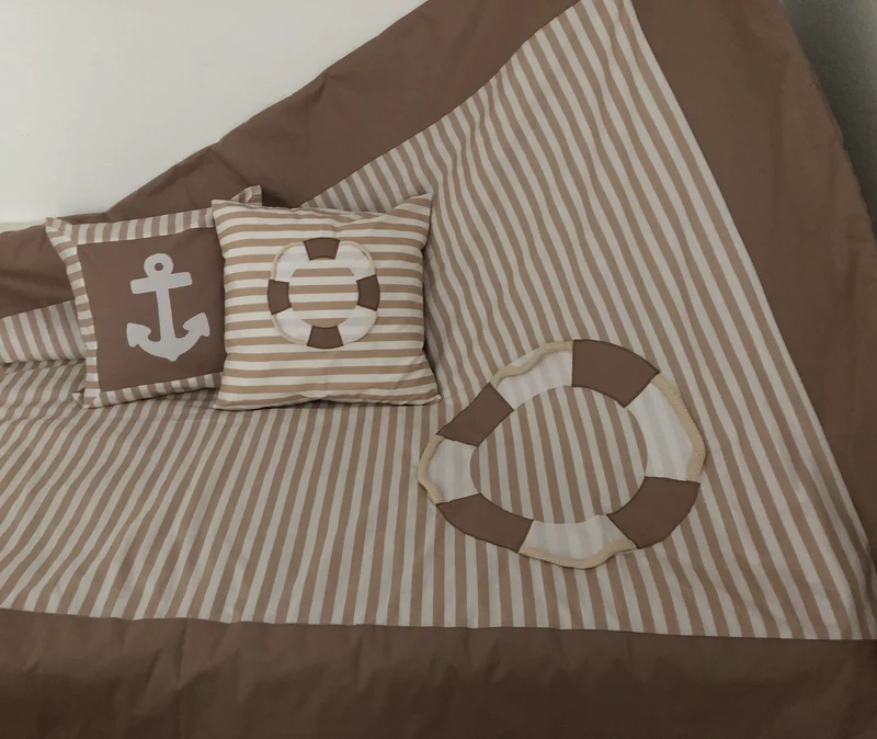 Maritime Patchwork Decke, Tagesdecke, Kinderdecke, Bettüberwurf 130cm x 200cm beige /weiß gestreift