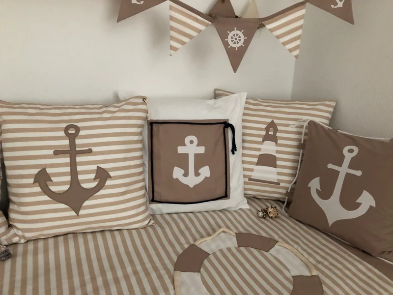Maritime Patchwork Decke, Tagesdecke, Kinderdecke, Bettüberwurf 130cm x 200cm beige /weiß gestreift