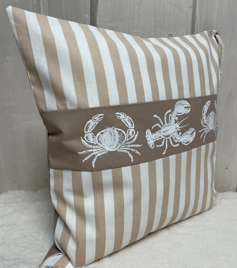 Maritime Kissenhülle, Landhausstil Dekokissen * Krebse * beige/weiß