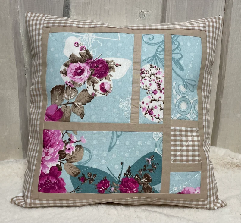 Patchwork Kissenhülle, Landhausstil Kissenbezug, blau / beige 40x40cm.