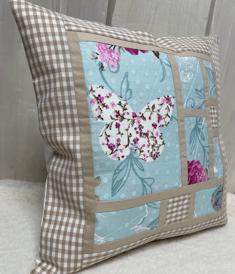 Patchwork Kissenhülle, Landhausstil Kissenbezug, blau / beige 40x40cm.