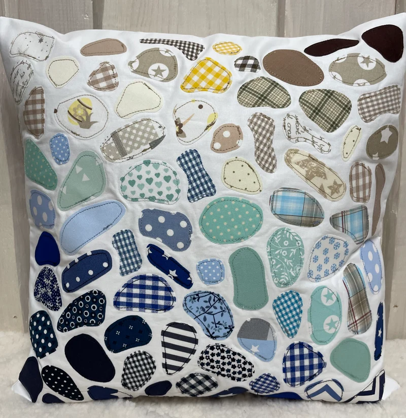 Patchwork Kissenhülle, Seeglas Landhausstil Kissenbezug, blau / beige / weiß 40x40cm.