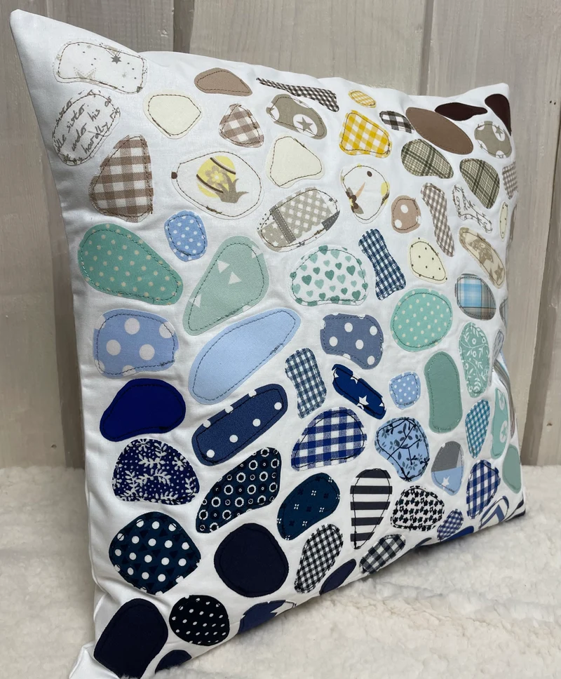 Patchwork Kissenhülle, Seeglas Landhausstil Kissenbezug, blau / beige / weiß 40x40cm.