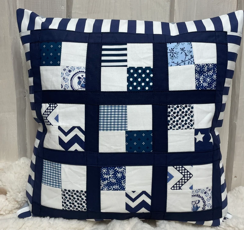 Patchwork Kissenhülle, Landhausstil Kissenbezug, blau/weiß 40x40cm.