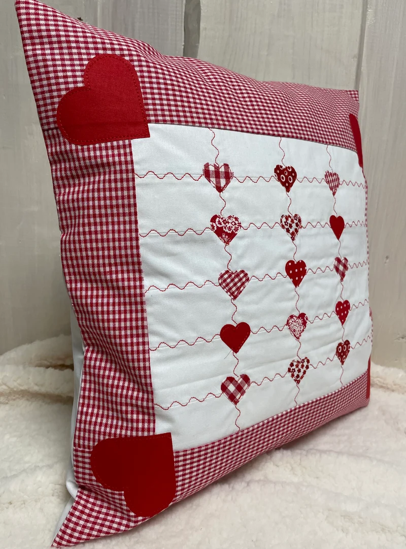 Patchwork Kissenhülle, Landhausstil Kissenbezug, rot/weiß 40x40cm.