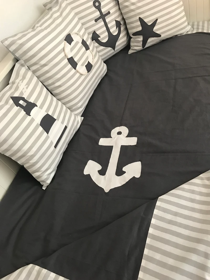 Maritime Patchwork Decke, Tagesdecke, Kinderdecke, Bettüberwurf 130cm x 200cm grau/weiß gestreift