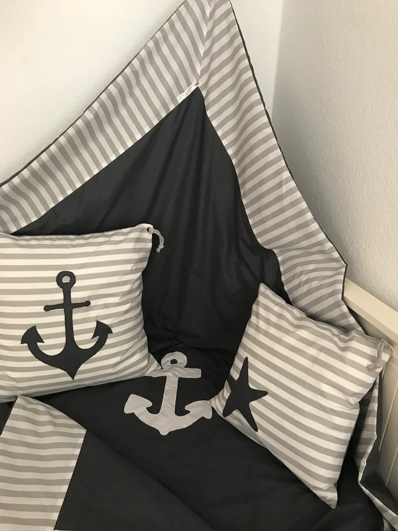 Maritime Patchwork Decke, Tagesdecke, Kinderdecke, Bettüberwurf 130cm x 200cm grau/weiß gestreift