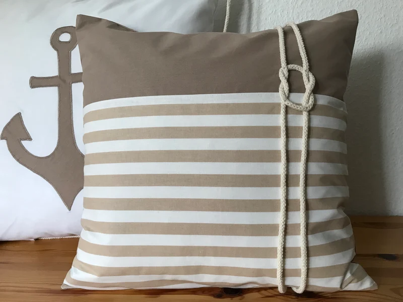 Maritime Kissenhülle, Landhausstil Dekokissen Seemannsknoten beige/weiß gestreift