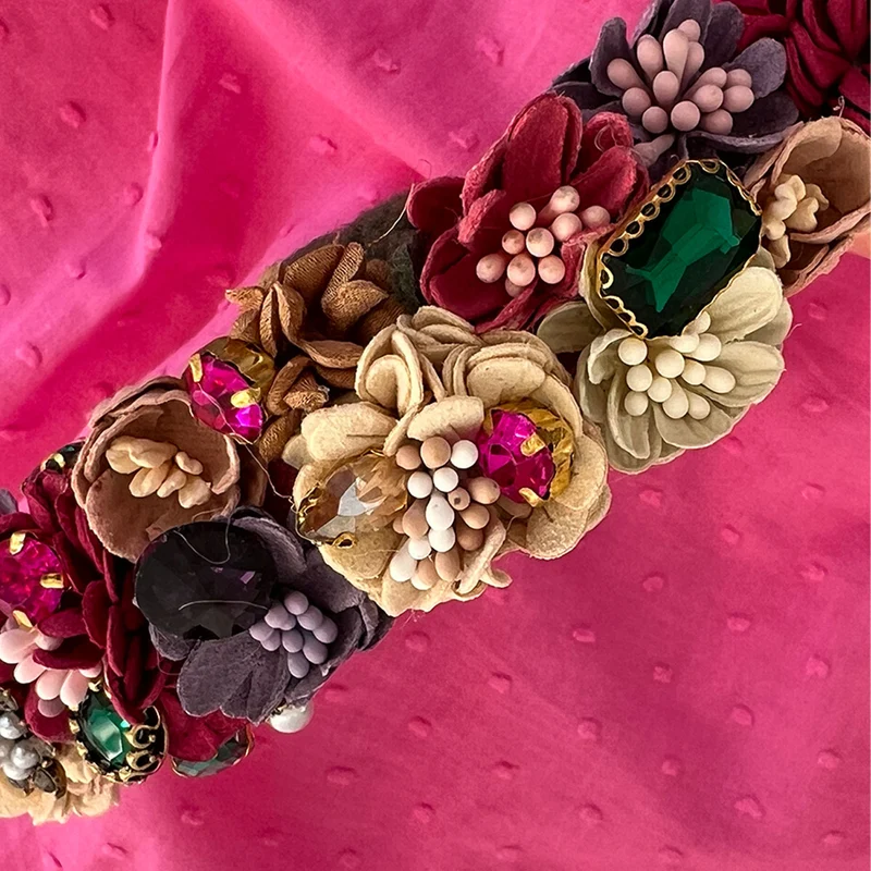 edler Blumen Haarreifen in pink