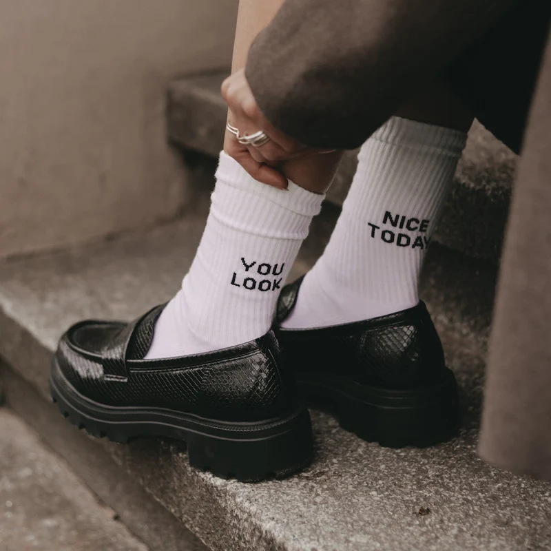 Eulenschnitt Socken You look nice today Größe 43-46 weiß