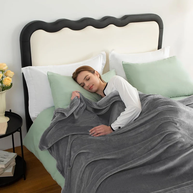 Kuscheldecke XXL 220x240 cm Flanell Grau - Weich & Warm für 4 Jahreszeiten