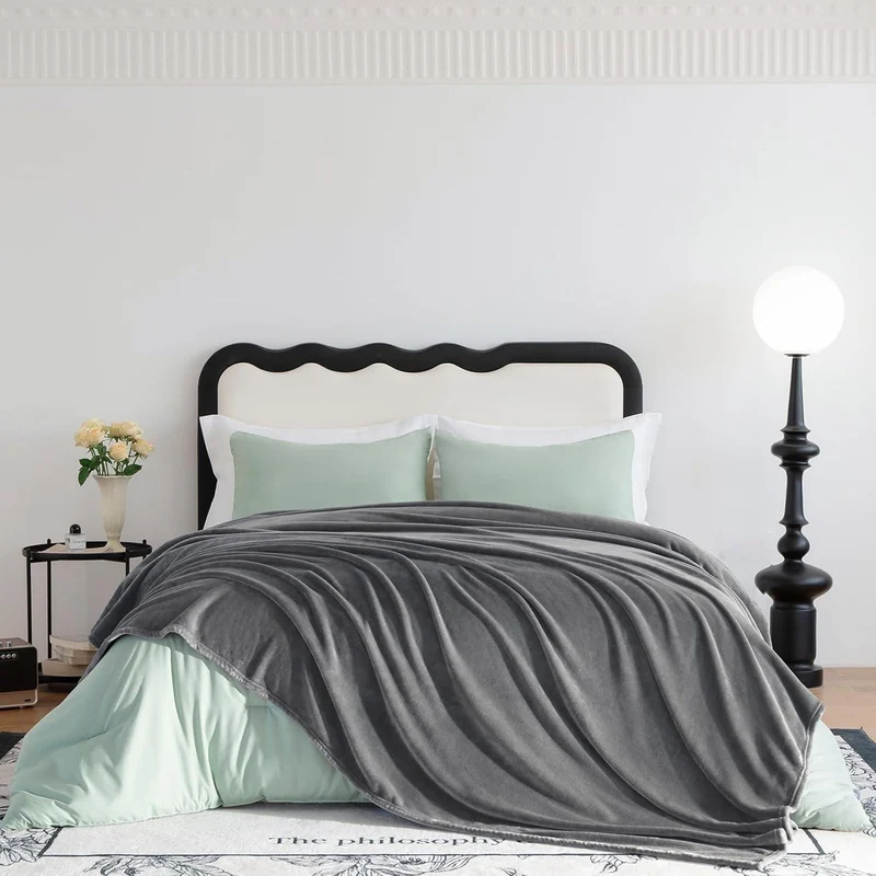 Kuscheldecke XXL 220x240 cm Flanell Grau - Weich & Warm für 4 Jahreszeiten